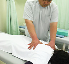 旭町中央整骨院　施術